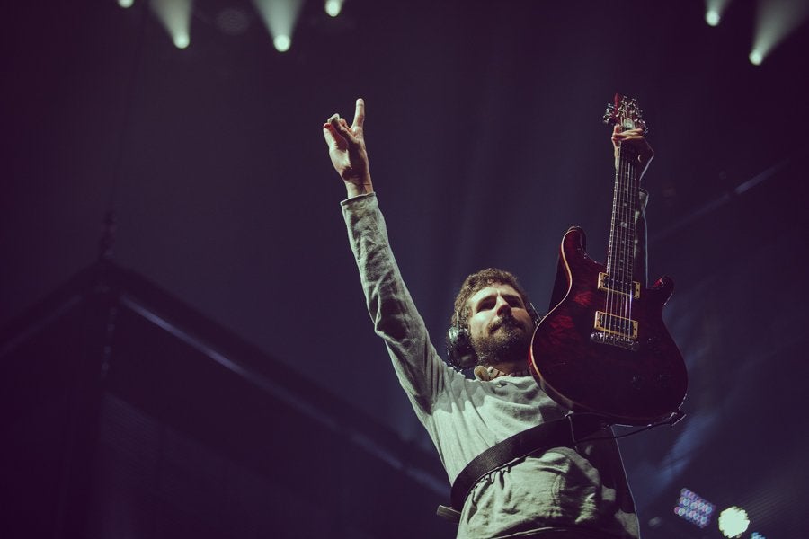 Brad Delson abandona la gira de la banda, ¿Será por la polémica de la nueva vocalista?