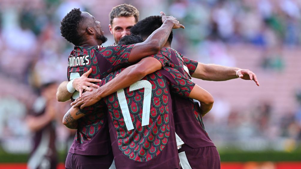 El Tri celebra el gol de Orbelín