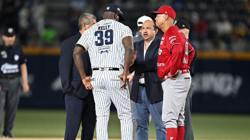 Los managers analizando la situación del juego