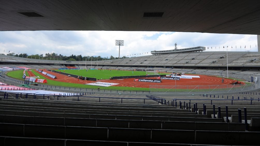 Lejanía del EOU con la cancha