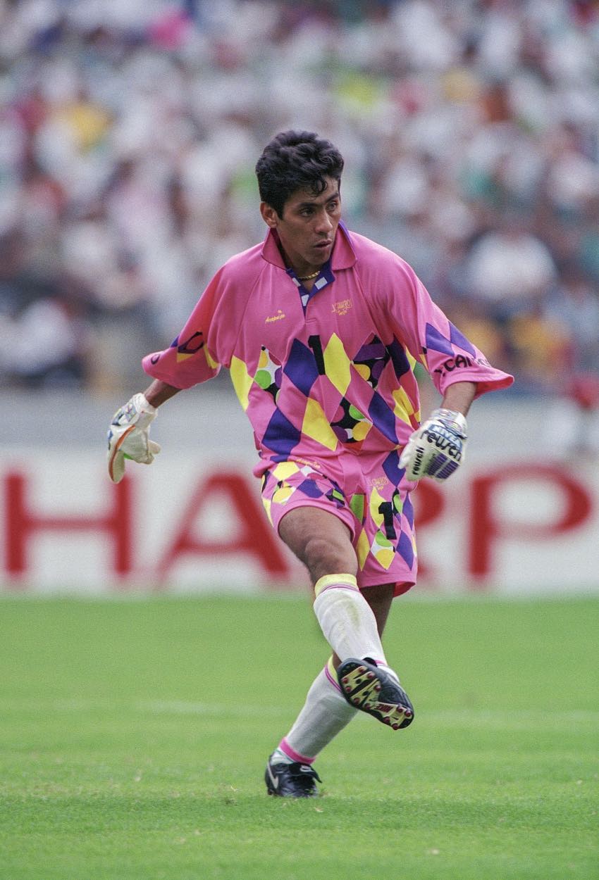 Jorge Campos cuando era futbolista profesional