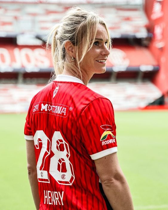 Henry en su presentación con Toluca