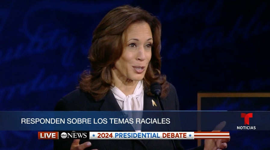 Kamala Harris, dice, salió victoriosa del debate presidencial.