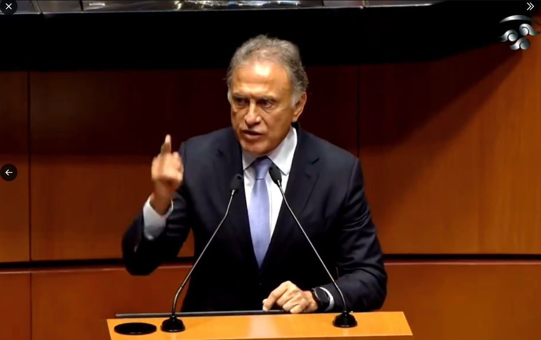 Yunes papá defendió a su hijo de las acusaciones de su mismo partido.