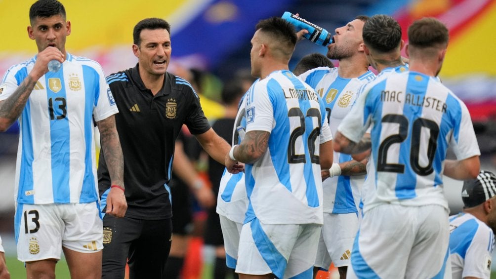 Selección Argentina cae 2-1