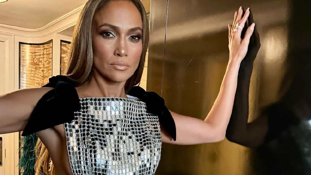 JLo además de cantante es actriz, productora, bailarina, compositora y empresaria. 