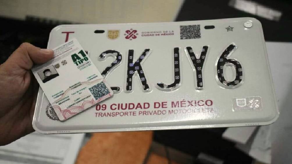 La CDMX otorga un permiso provisional para poder circular sin placas.  