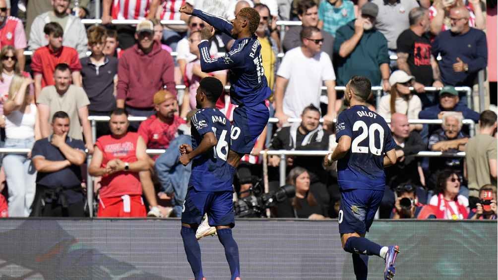 Rashford anotó su primer gol