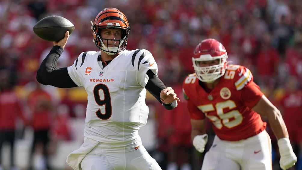 Burrow sigue superando a Mahomes