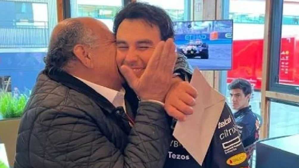 El último reporte indica que el papá de Checo se encuentra estable. 