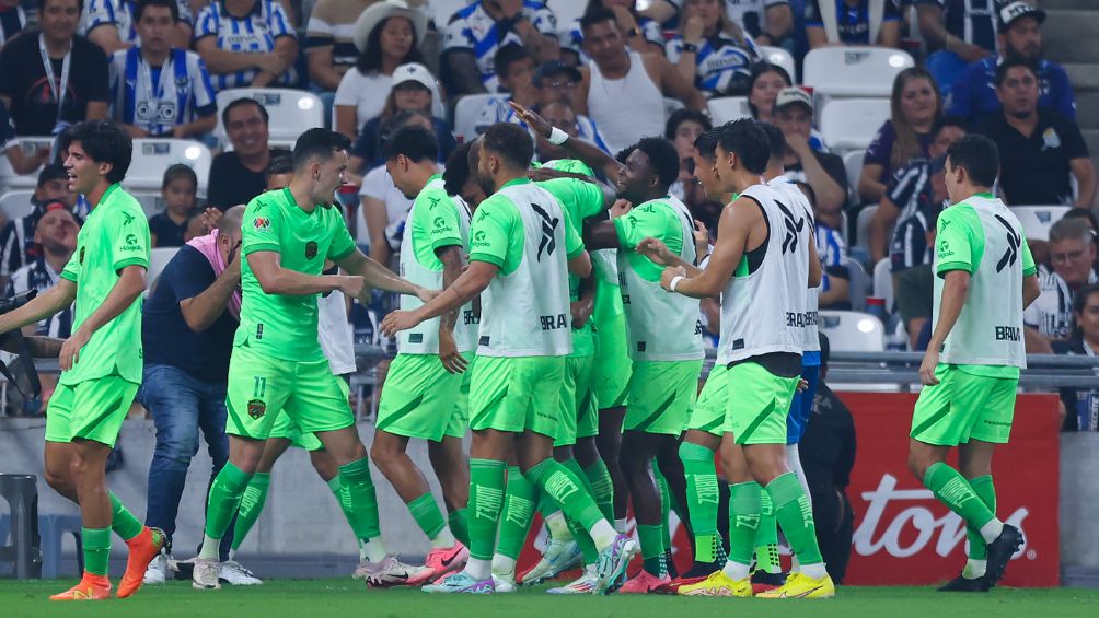 Juárez celebra uno de sus goles