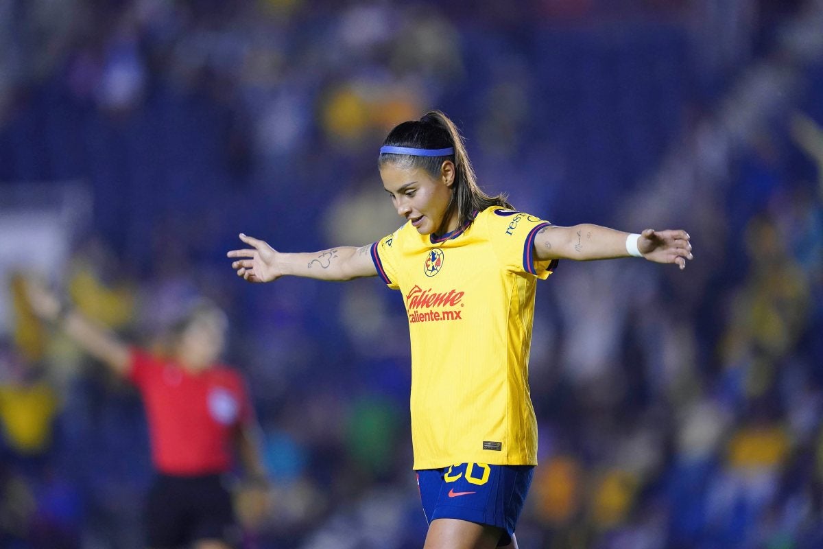 Karen Luna puso el primero en la goleada 