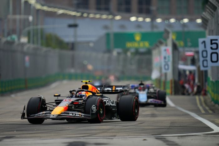 Checo Pérez en las prácticas libres del GP de Singapur