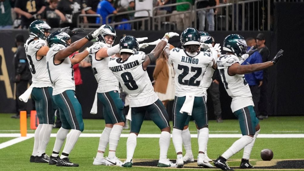 Eagles celebra la victoria sobre Saints