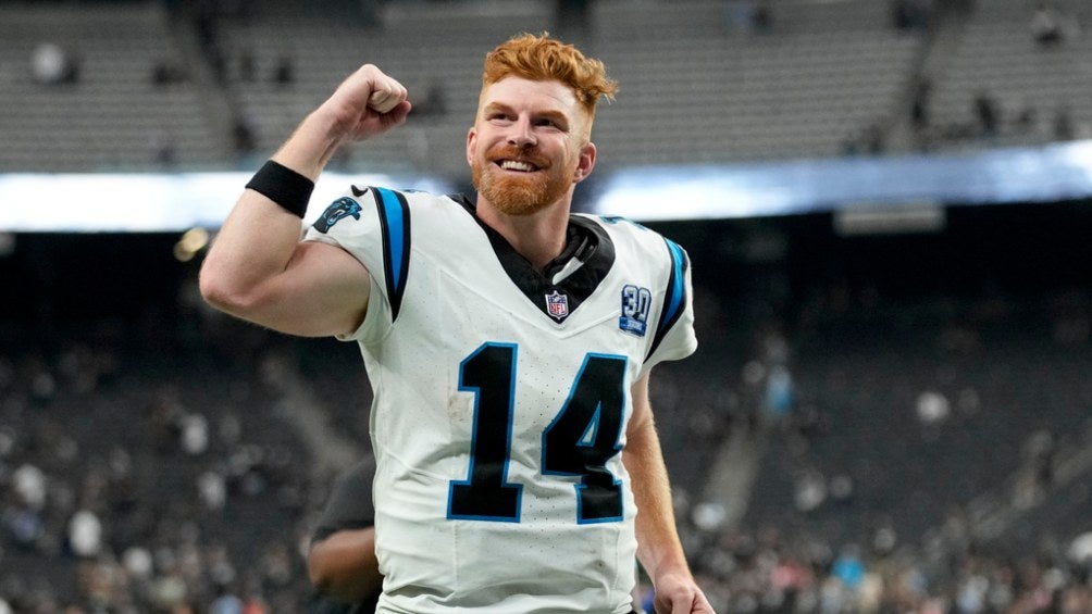 Andy Dalton, nuevo QB titular de Panthers