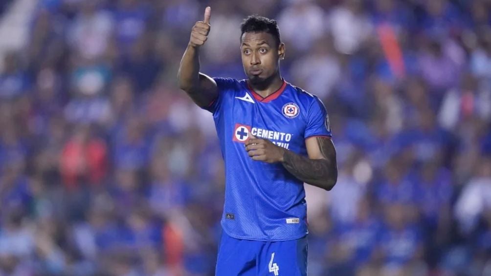 Ditta en un partido de Cruz Azul