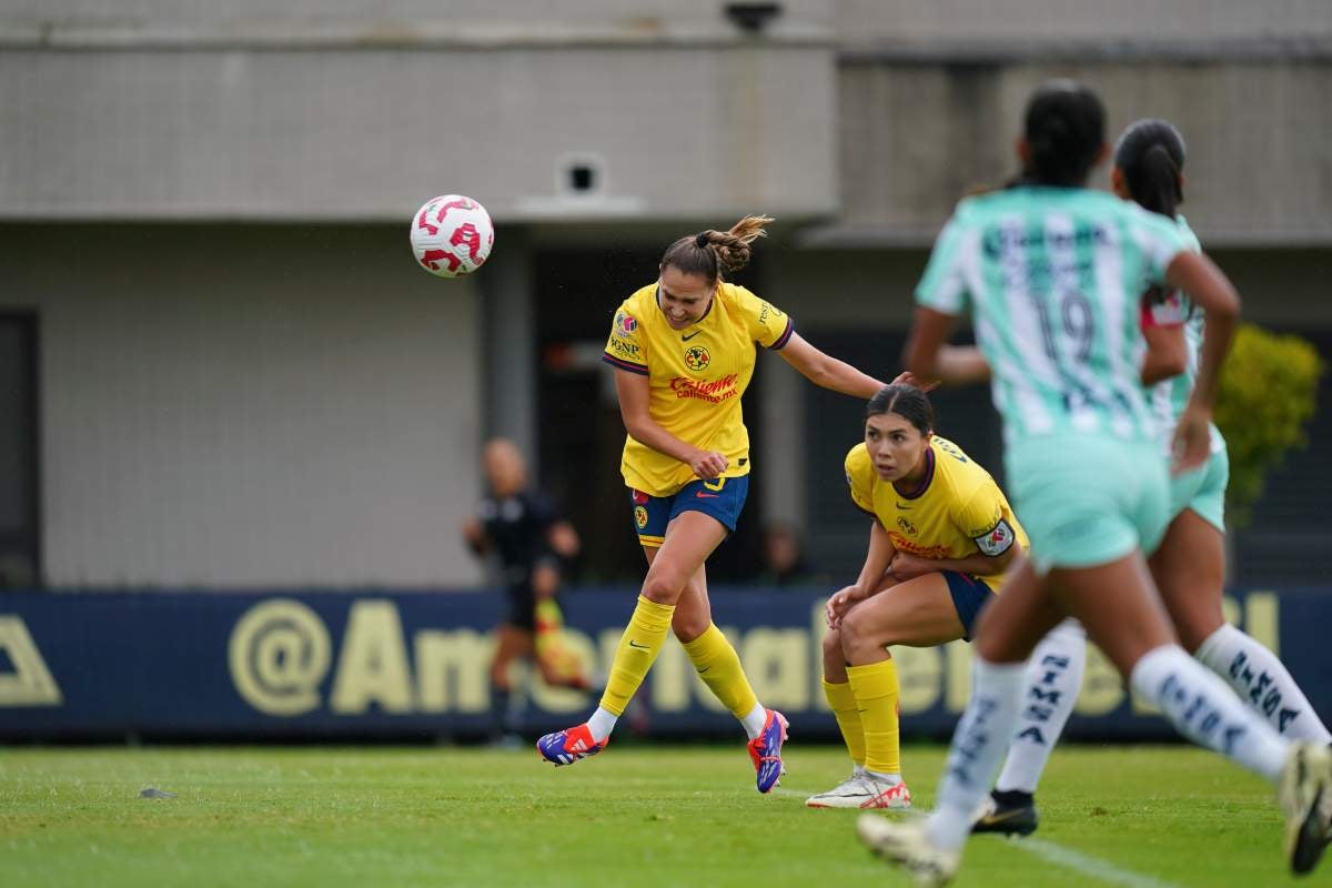 Las azulcremas se impusieron 2-0 en casa