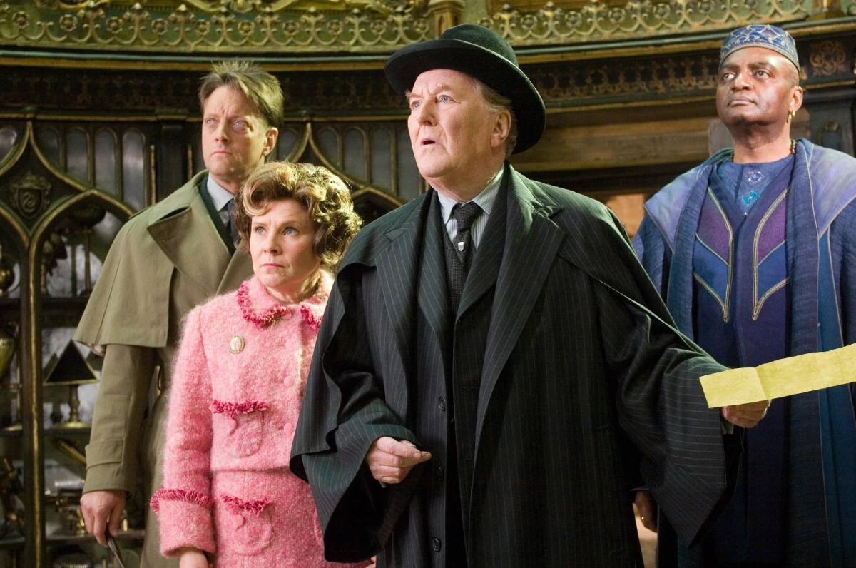 Robert Hardy hizo el papel del ministro 'Cornelius Fudge'