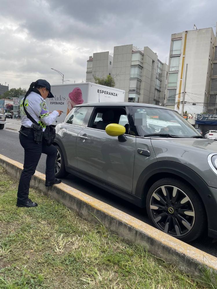 Evita multas y verifica si tu auto circula.