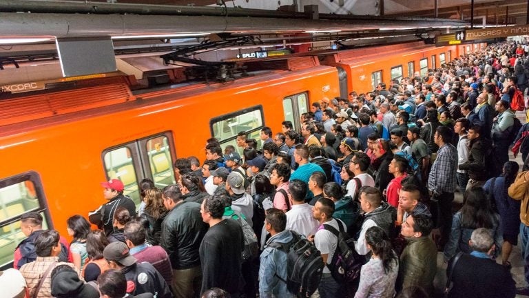 Millones de personas usan el metro como parte de su rutina diaria