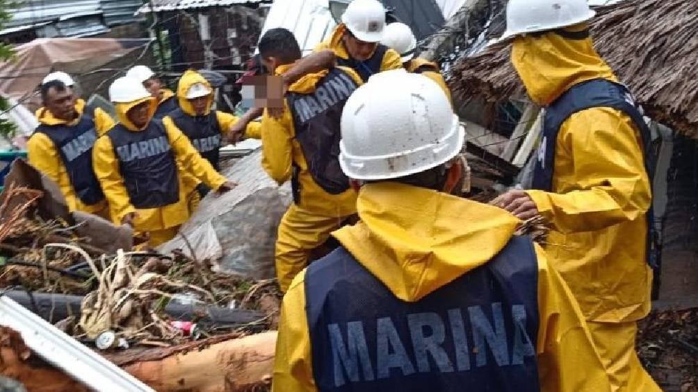 Suman 15 muertes tras el paso del huracán. 