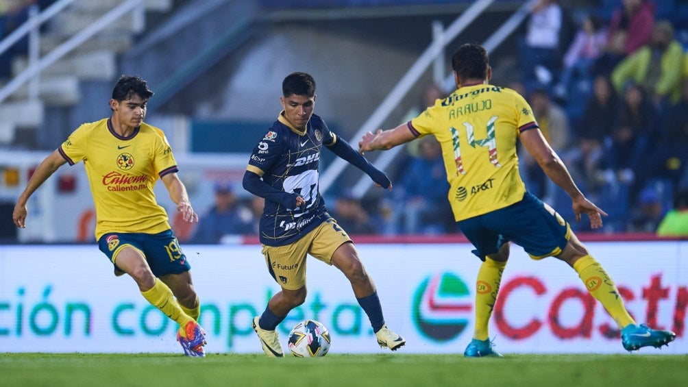 Pumas tomó ventaja gracias al error de Améric