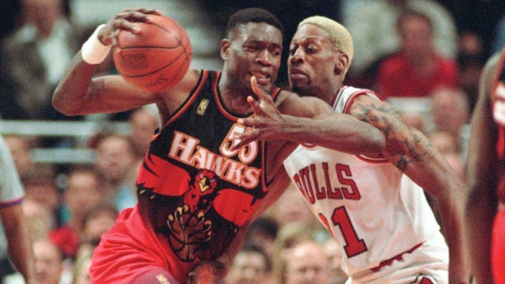 Mutombo jugando con los Atlanta Hawks