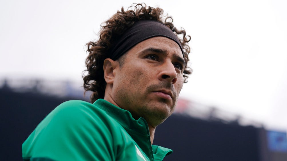 Guillermo Ochoa regresa al Tri con 39 años de edad