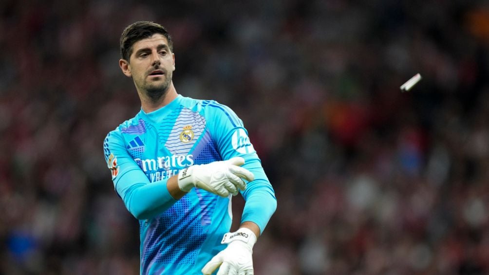 Lanzaron objetos a Courtois