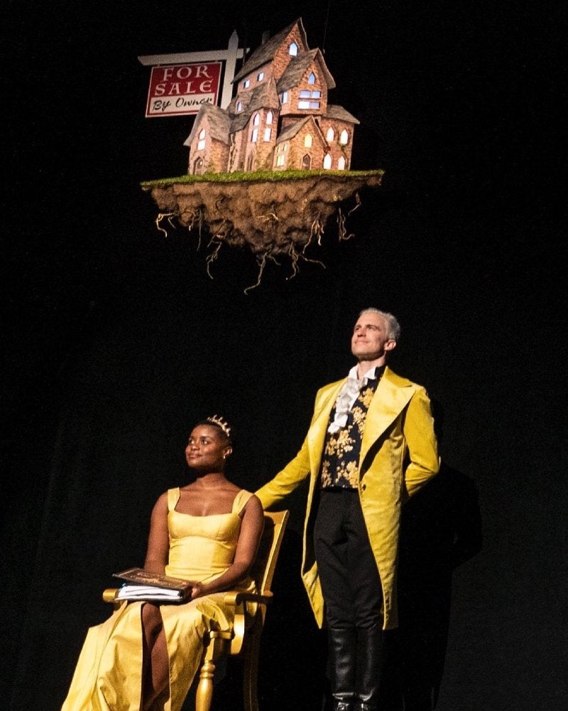 Su potente voz también le ayudó para triunfar en el teatro.