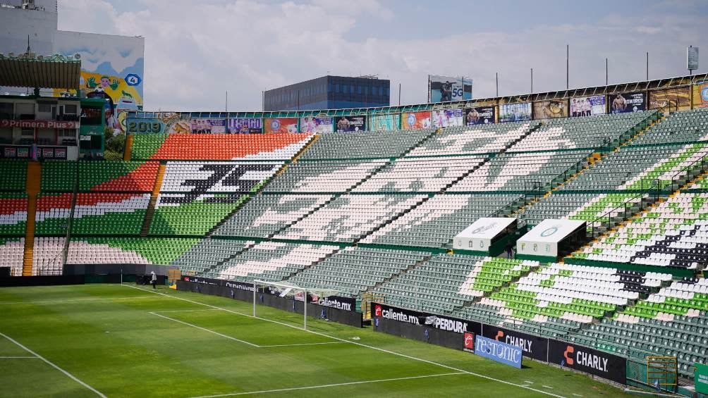 Estadio Nou Camp, Casa de Leon