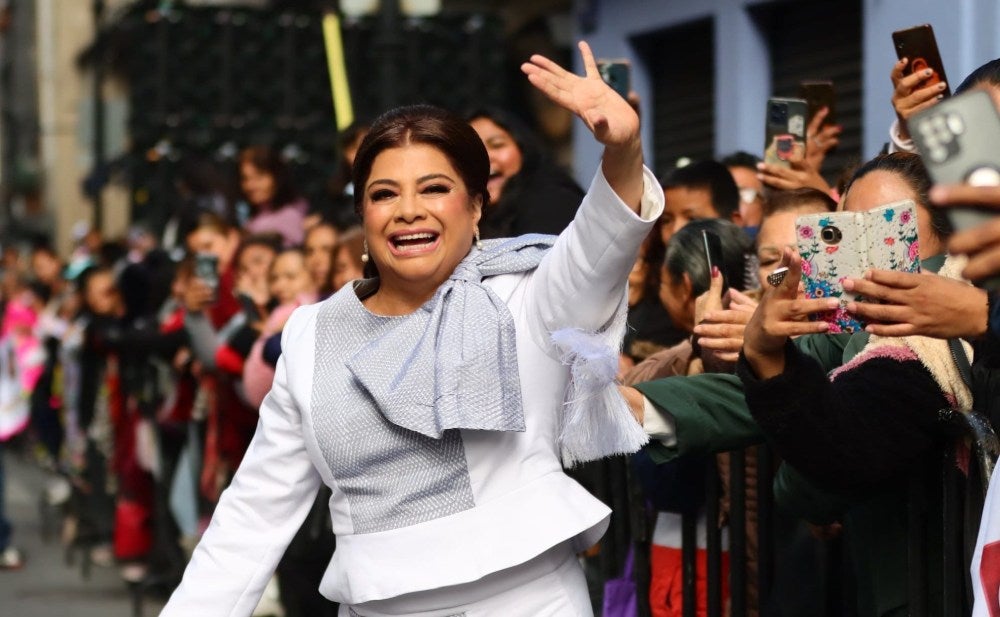 Antes de medio día, Clara Brugada llegó al Congreso de la CDMX.