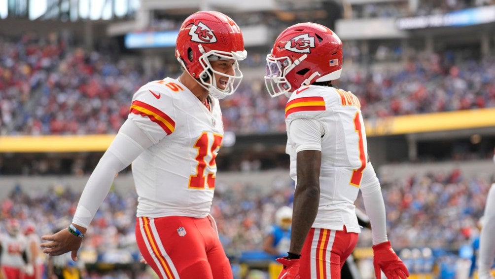 Patrick Mahomes y Xavier Worthy