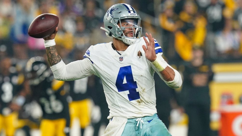 Dak Prescott comandó la ofensiva ganadora de Dallas