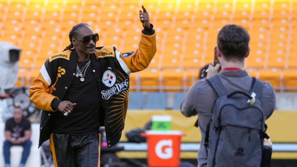 Snoop Dogg previo al arranque del partido