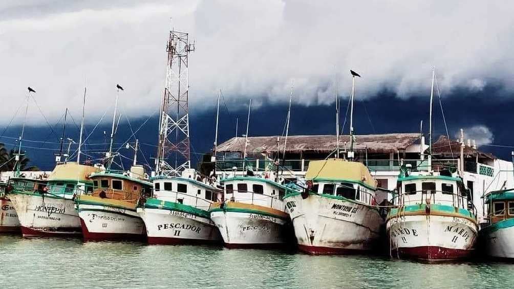 En algunas zonas de Yucatán se esperan fuertes lluvias y rachas de viento intensas. 