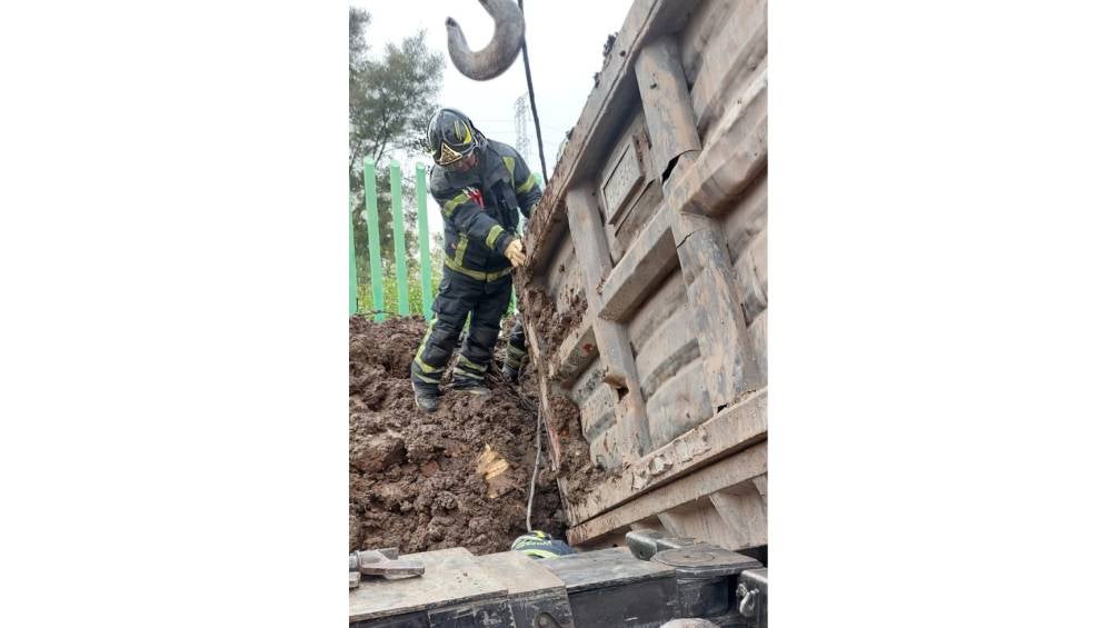 Así acudieron los bomberos a la zona del incidente. 