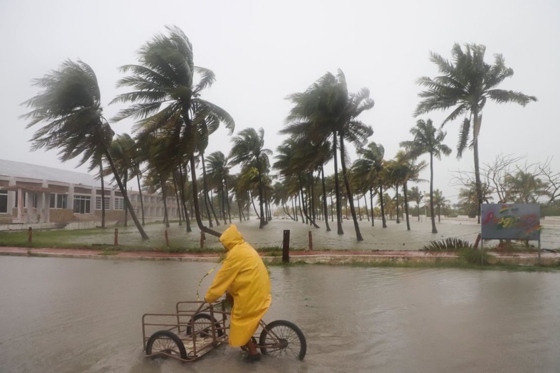 El huracán Milton esta llegando a Florida el día de hoy