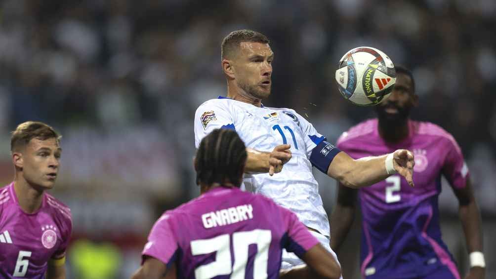 Dzeko acercó a su equipo