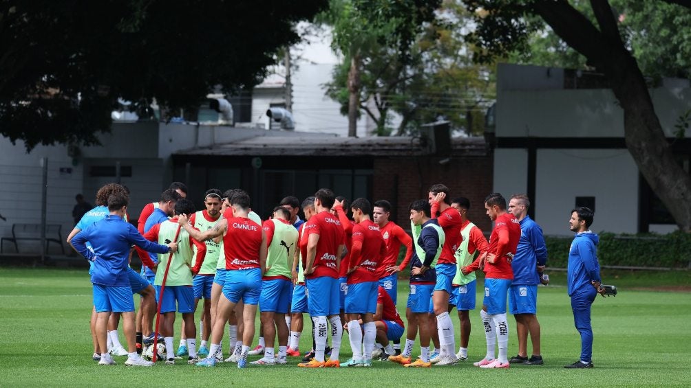 Chivas viajará con ausencias a Houston