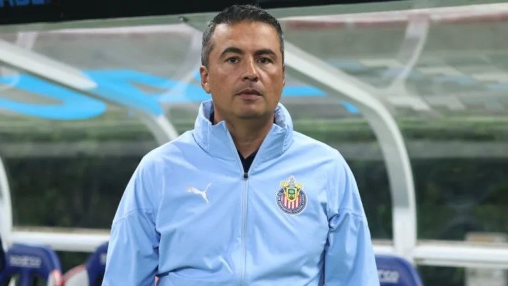 Arturo Ortega, DT interino de Chivas