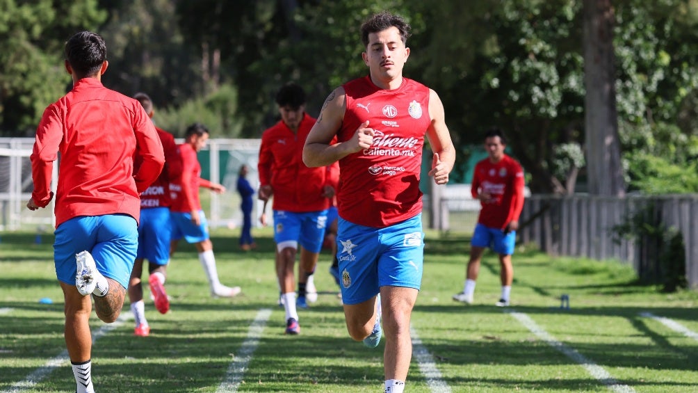 Chivas viaja con equipo ‘parchado’ al Clásico Nacional en Houston