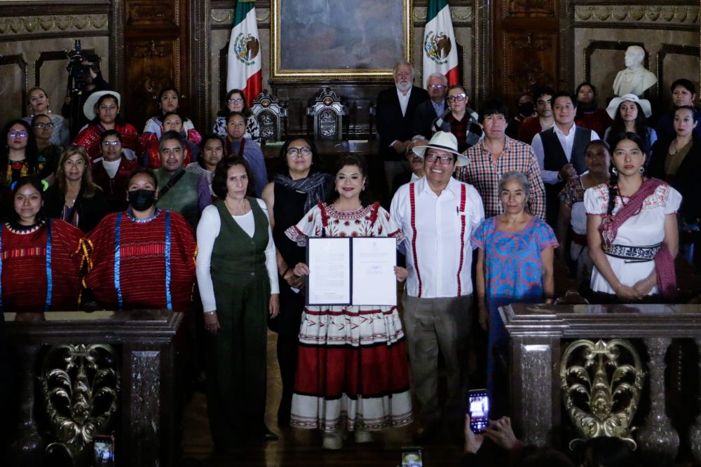 La Jefa de Gobierno se suma a la exigencia de que España pida disculpas por la conquista.