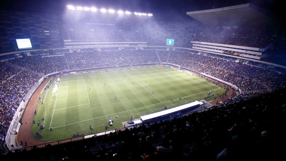 No hubo lleno en el Estadio Cuauhtémoc