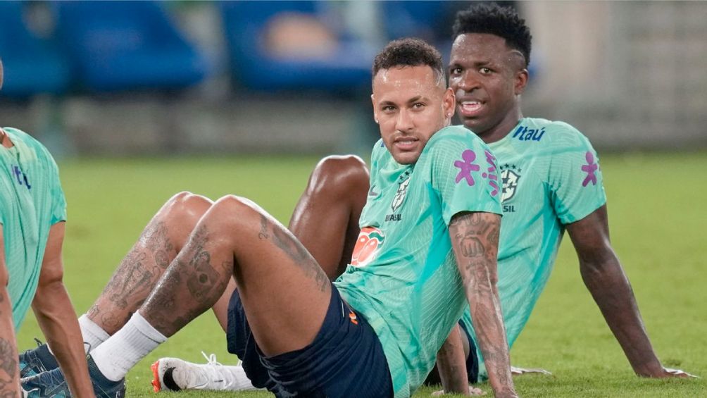 Ney y Vini en una concentración con Brasil