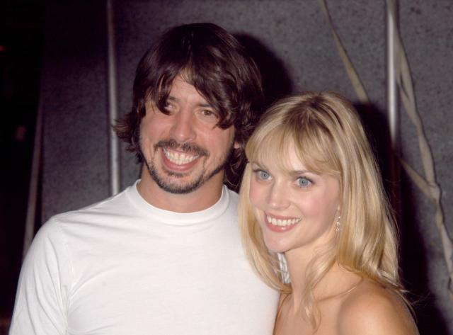 Dave Grohl junto a su esposa Jordyn Blum hace muchos años