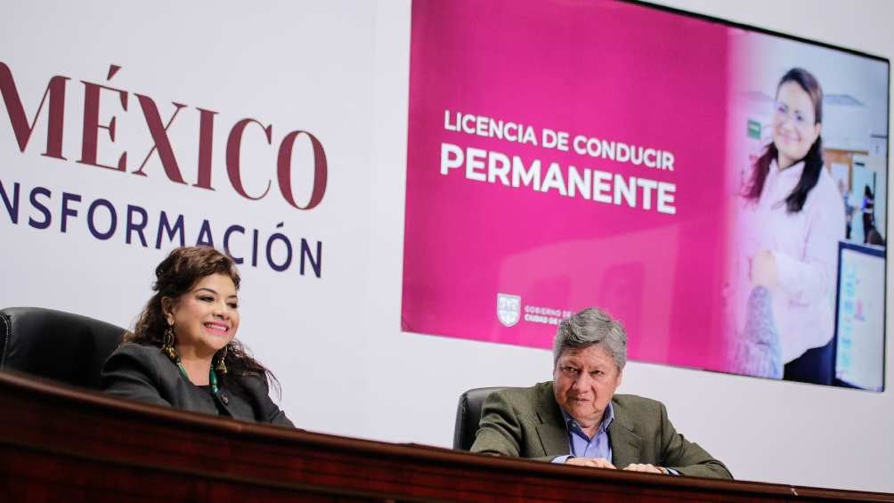 La Jefa de Gobierno Clara Brugada informó que la nueva licencia estará lista para noviembre. 