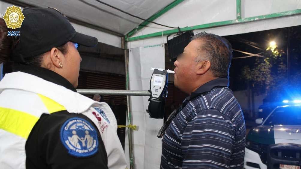 No haber pasado el alcoholímetro es motivo para no obtener la licencia de conducir permanente. 