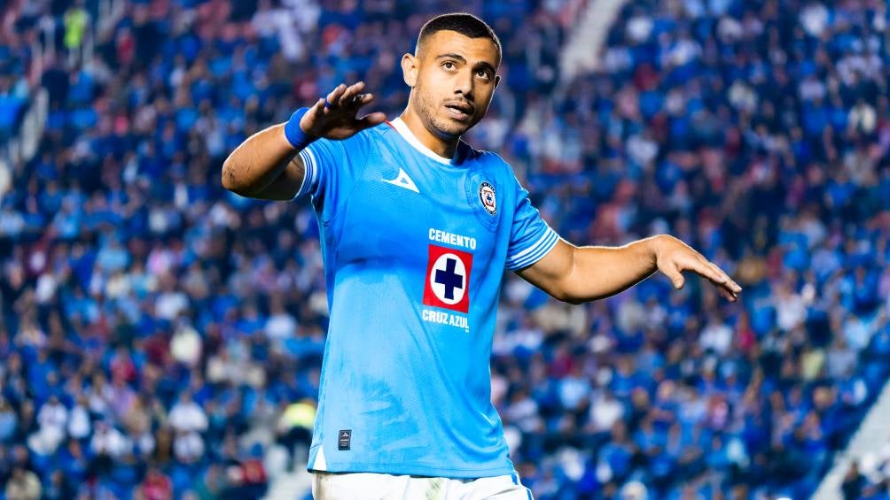 Giorgos se estrenó como goleador de Cruz Azul