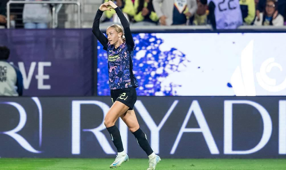 América Femenil celebra la victoria 